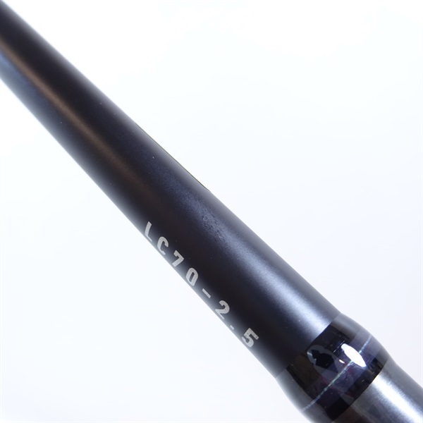２３アウトレイジＬＣ７０－２．５